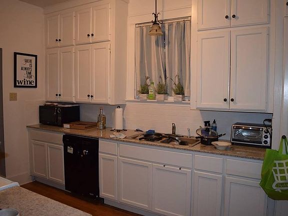 2nd image of 1109 W 22nd 1/2 St #A