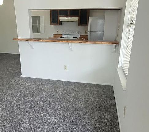 5th image of 502 Wharf Ct