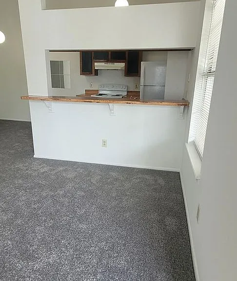 502 Wharf Ct — Photo 5