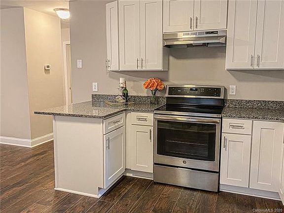 5th image of 1018 W 10th Ave