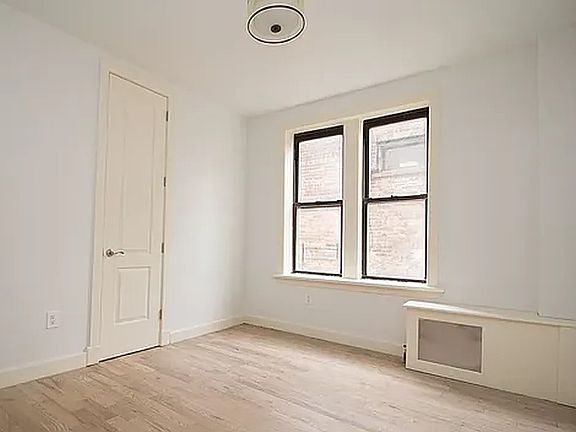 3rd image of 820 Franklin Ave #4C