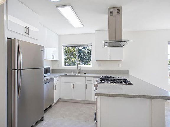 5th image of 377 W Lexington Dr APT 5