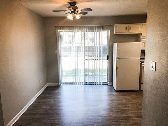 2nd image of 2325 W Pensacola St APT 126
