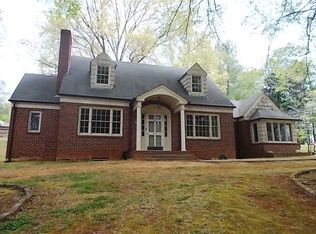 501 Robinhood Rd, Bassett, VA 24055