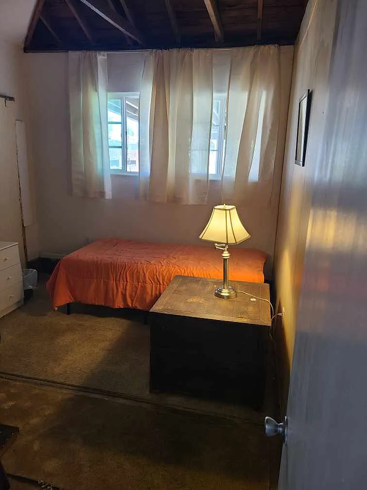 5 bed, 1234 sqft, $640 — Photo 3