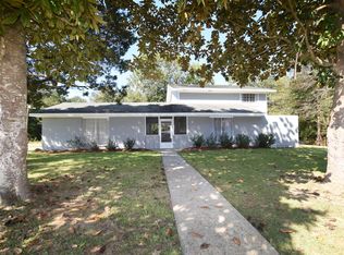 1105 Highland Dr, Picayune, MS 39466