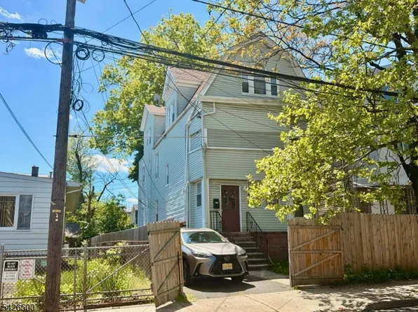 38 Eckert Ave, Newark City, NJ 07112