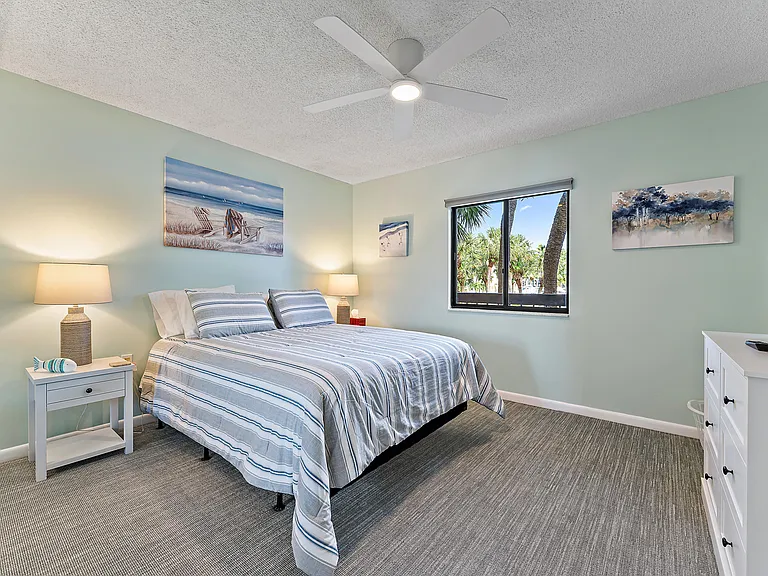 1001 Seafarer Cir #204 — Photo 33