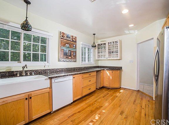 5th image of 5005 Auckland Ave