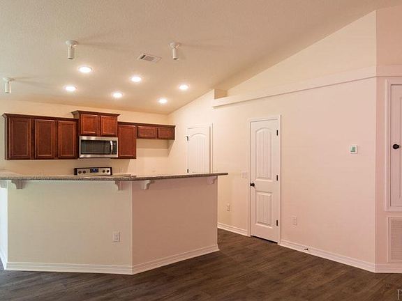 5th image of 5153 Peach Dr