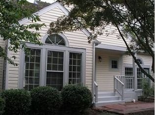 3 Bentley Dr, Sterling, VA 20165
