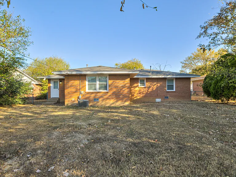 4007 Morgan Ave — Photo 31