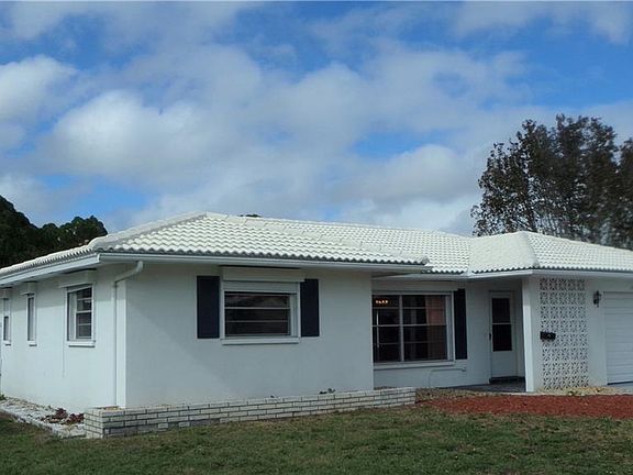 2nd image of 706 Hickory Ln