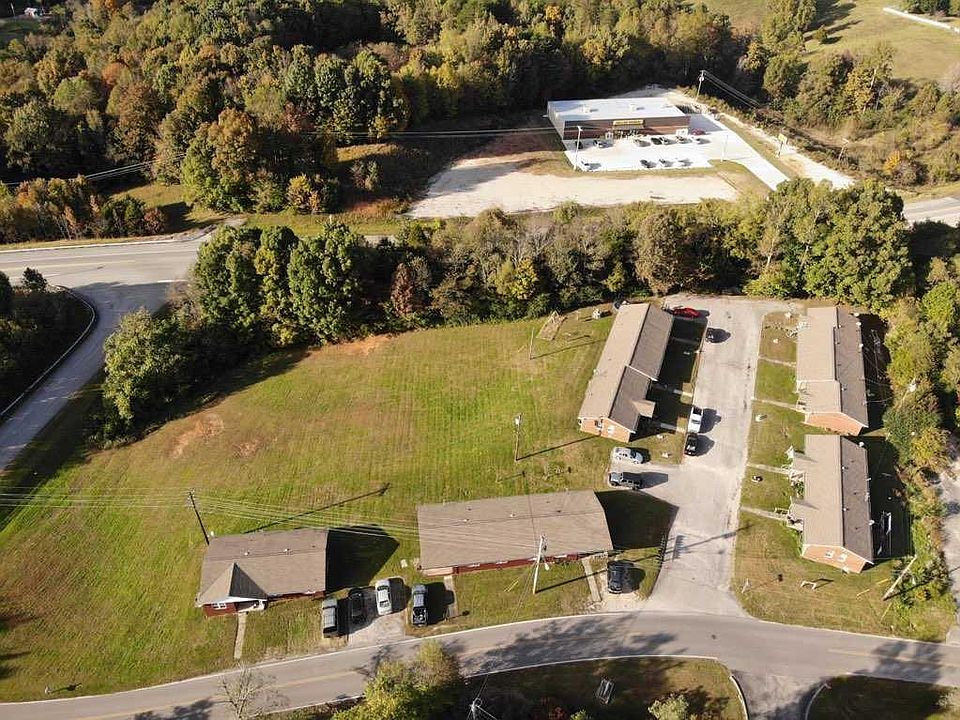 1st image of 410 Hillcrest Dr