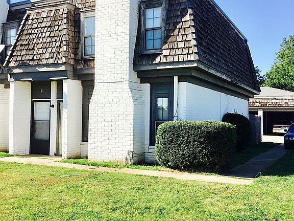 2nd image of 2129 Beaumont Dr APT D