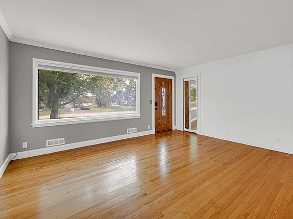 2nd image of 352 Meadow Lane Dr