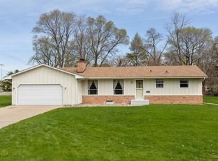 16390 Westgate Trl, Eden Prairie, MN 55344