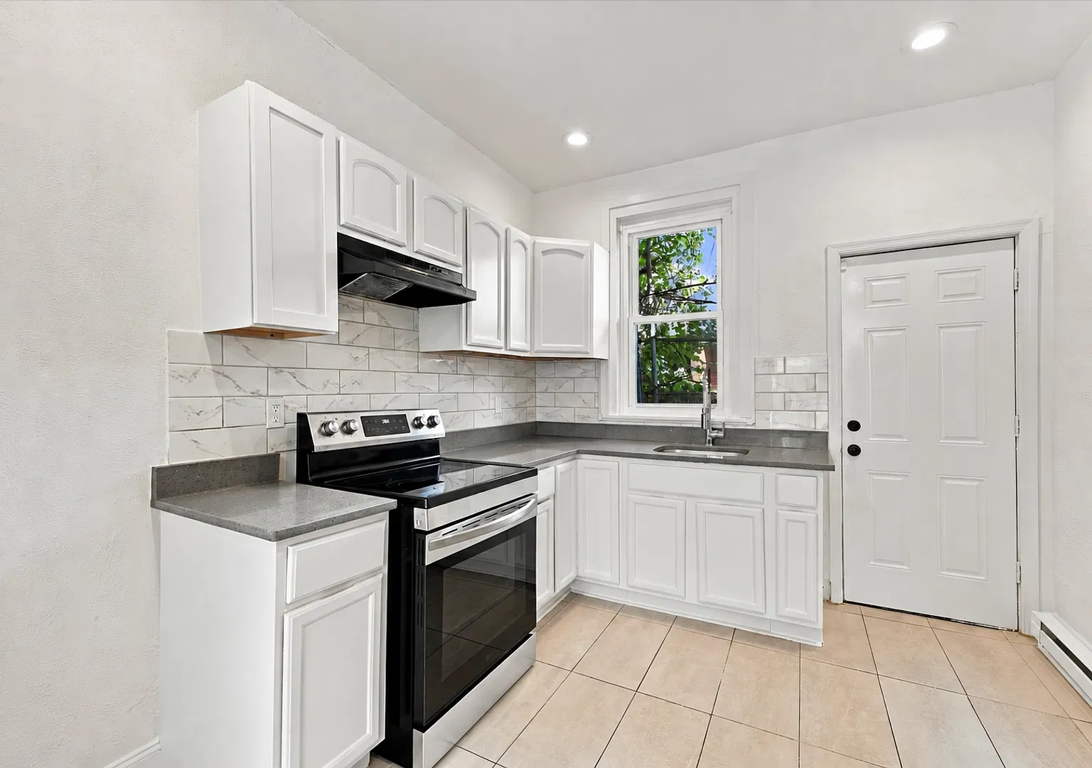 Renovated 3 Bedroom House in North Philadelphia — Photo 3