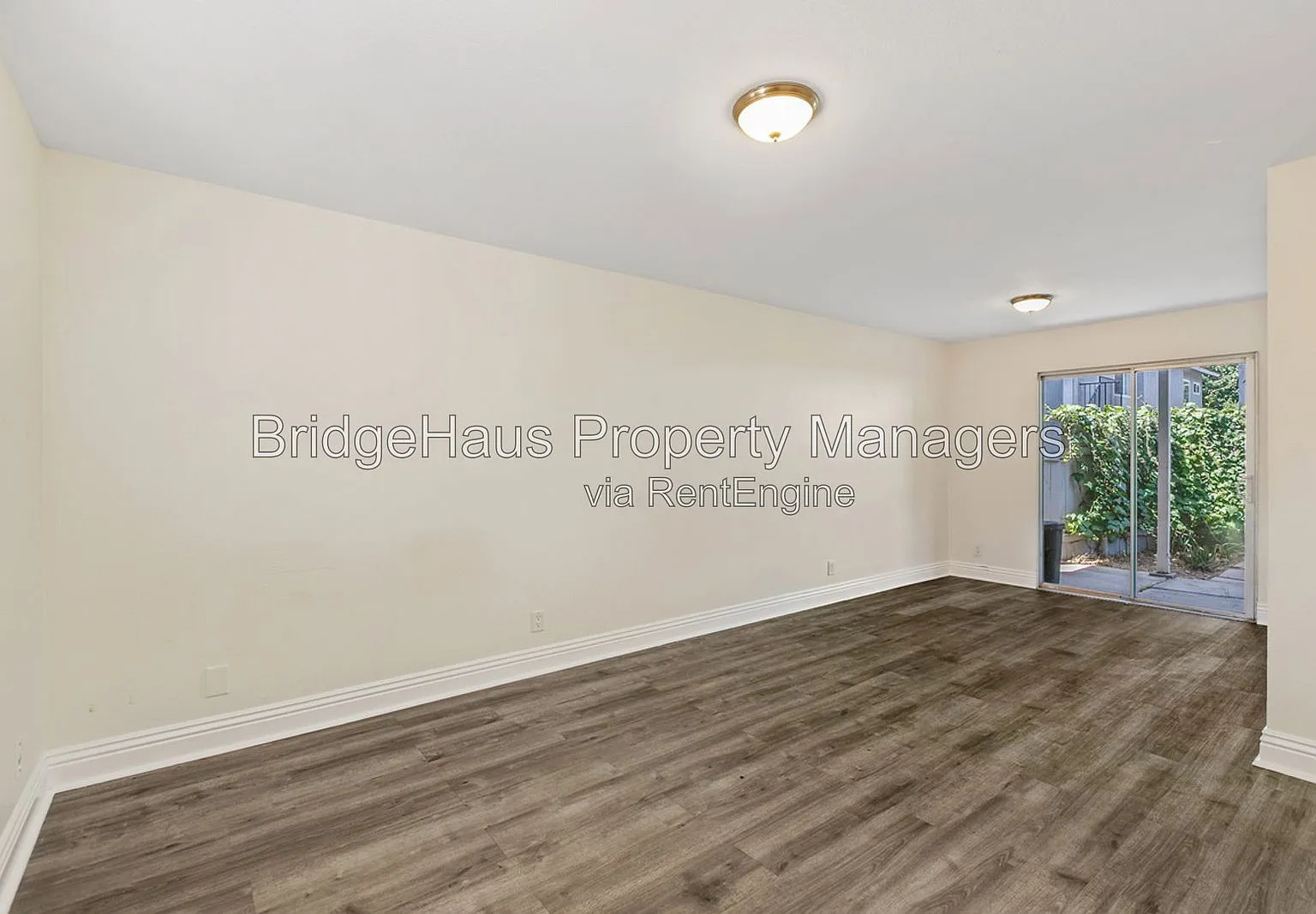 3 bed, 2.0 bath, 1053 sqft, $3,000 — Photo 3