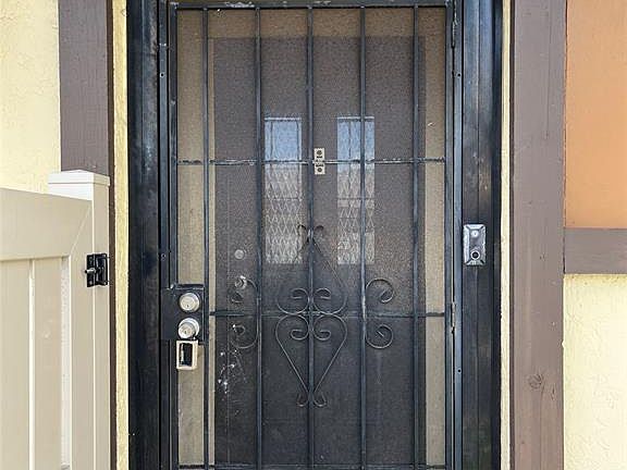 2nd image of 719 Banks Rd #719