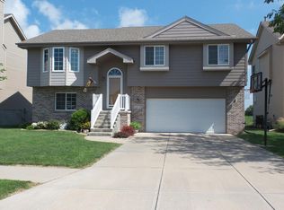 4808 Cedarbrook Dr, Council Bluffs, IA 51503