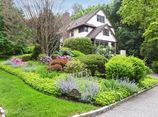 50 Richards Rd, Port Washington, NY 11050