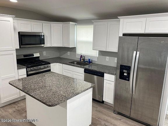 3rd image of 2944 Century Oaks Cir