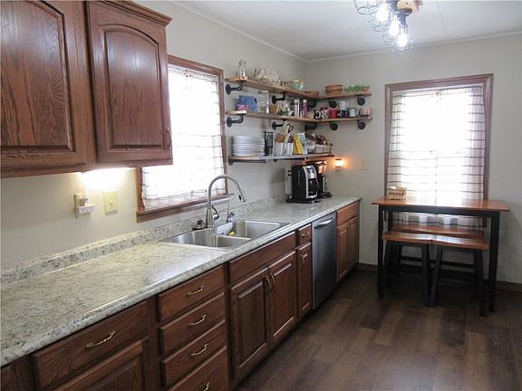 5th image of 1001 Cottage Ave