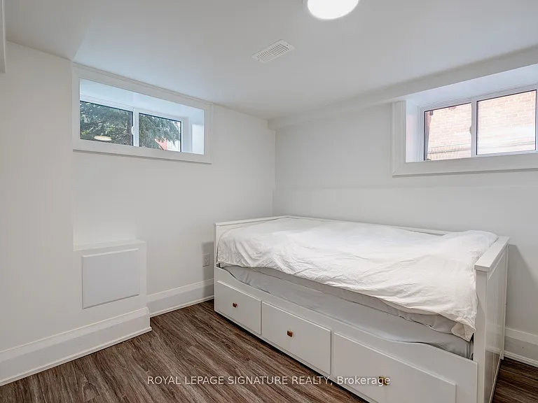 77 Runnymede Rd — Photo 31