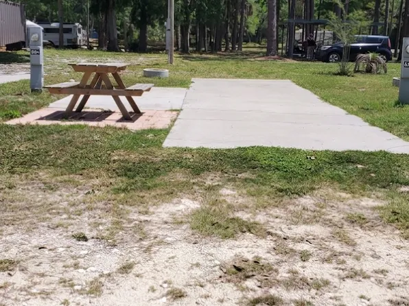 41 Cattail Ln, Yankeetown, FL 34498