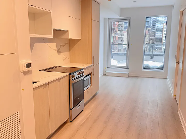 100 Queen St E #603 — Photo 10