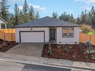 462 E 4th St, Lowell, OR 97452