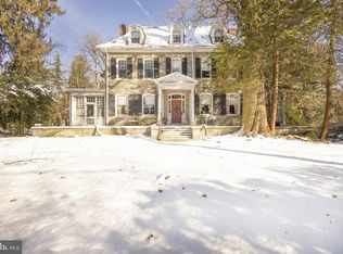 8221 Seminole St, Philadelphia, PA 19118