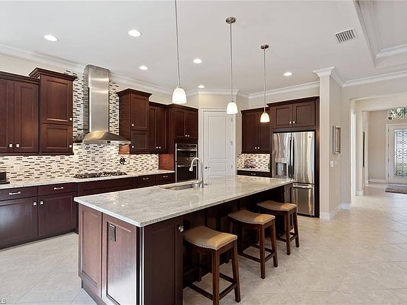 5th image of 9409 Campanile Cir