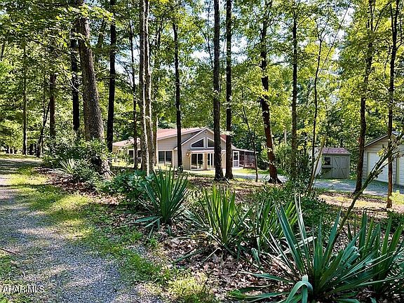3rd image of 10027 Fern Hollow Ln