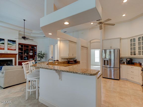3rd image of 1333 Antrim Cir
