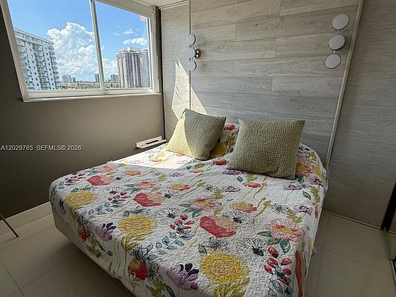 3rd image of 19370 Collins Ave APT 912