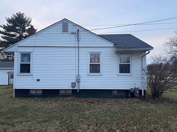 4th image of 1429 E Broadway St