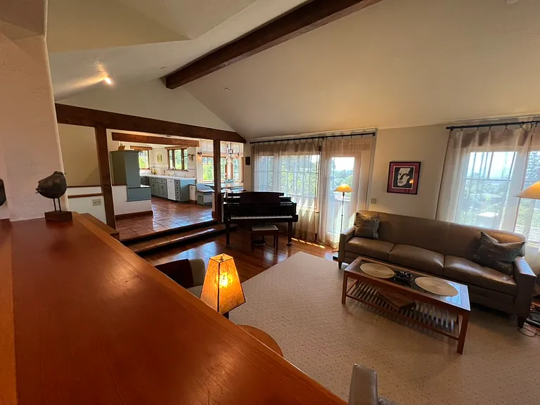 3266 Robinson Dr — Photo 11