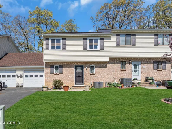 11 Patricia Court, Howell, NJ 07731