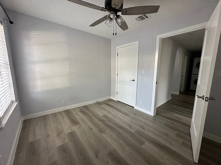 4412 Gillis Street — Photo 32