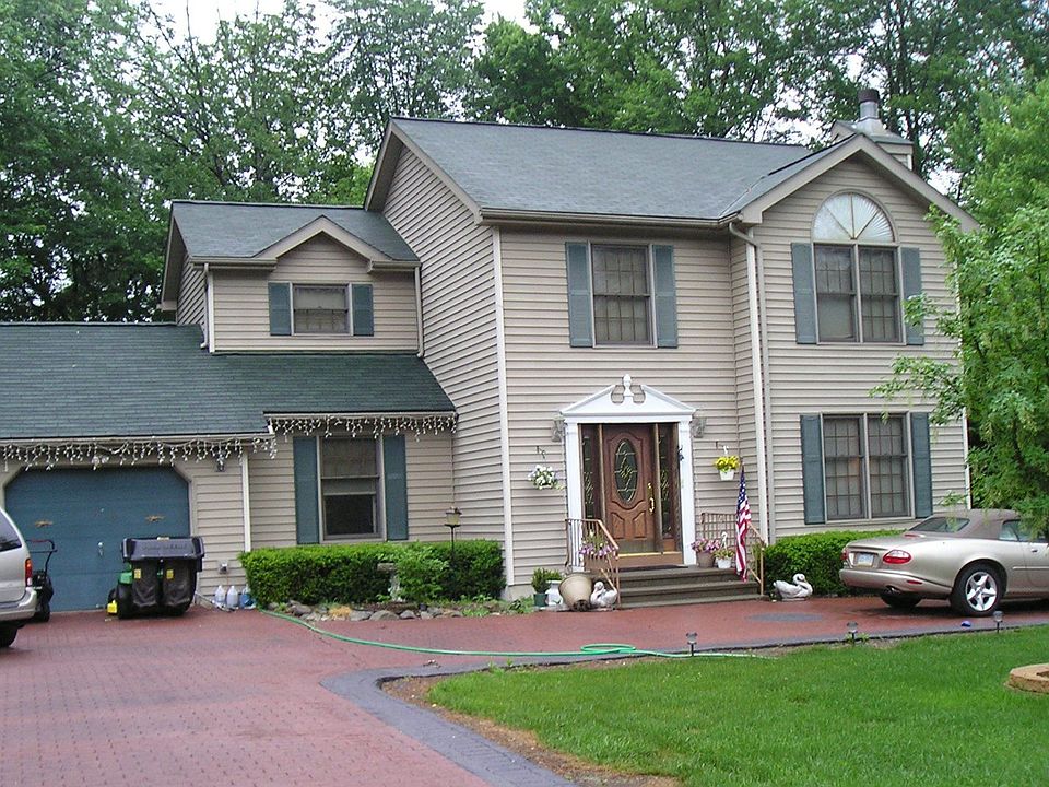 Front 110 Anna Court
