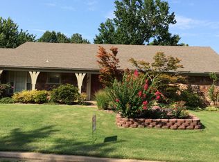 822 Lynwood Ln, Broken Arrow, OK 74011