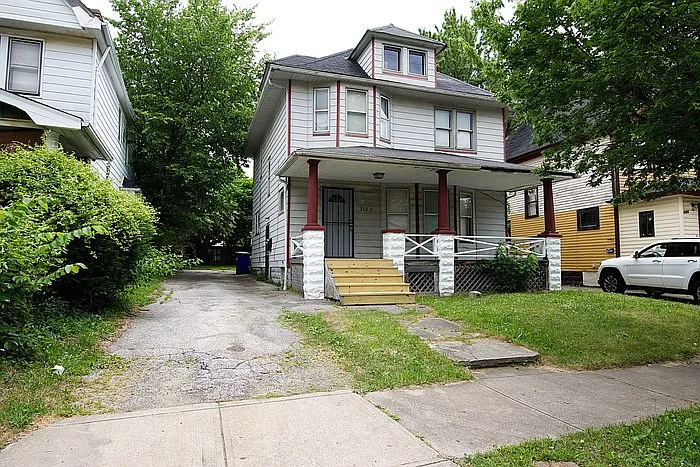 3123 E 98th St photo 1