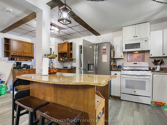 3rd image of 129 Duchess Ave