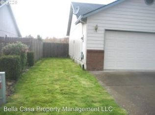 279 NW Country Ct, McMinnville, OR 97128
