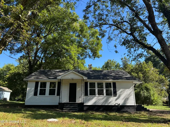 709 Strayhorn St, Senatobia, MS 38668