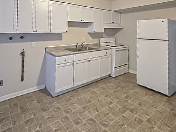 4th image of 105 N Maple Ave