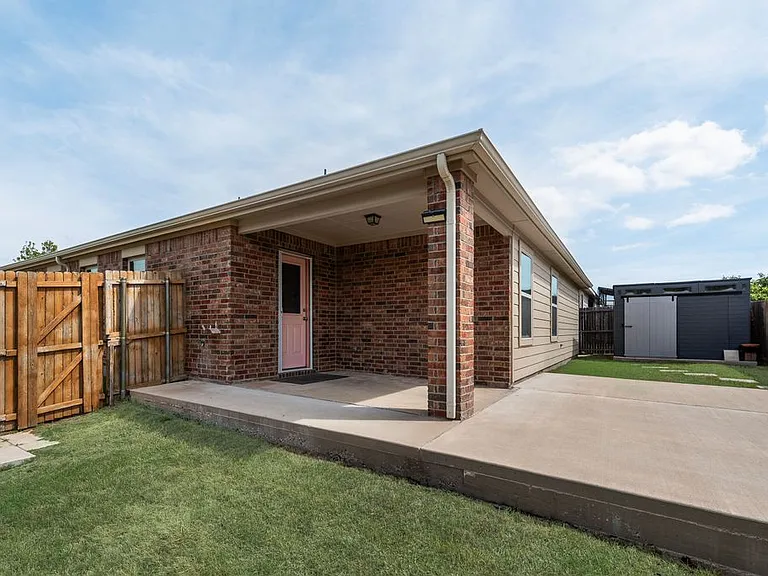 1123 Garnet St — Photo 27