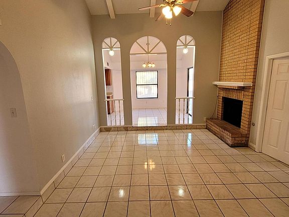 3rd image of 11821 Prado Del Sol Dr